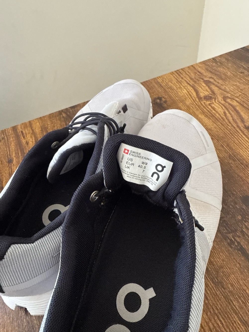 On Clouds Women’s Sneakers - Picture 4 of 5